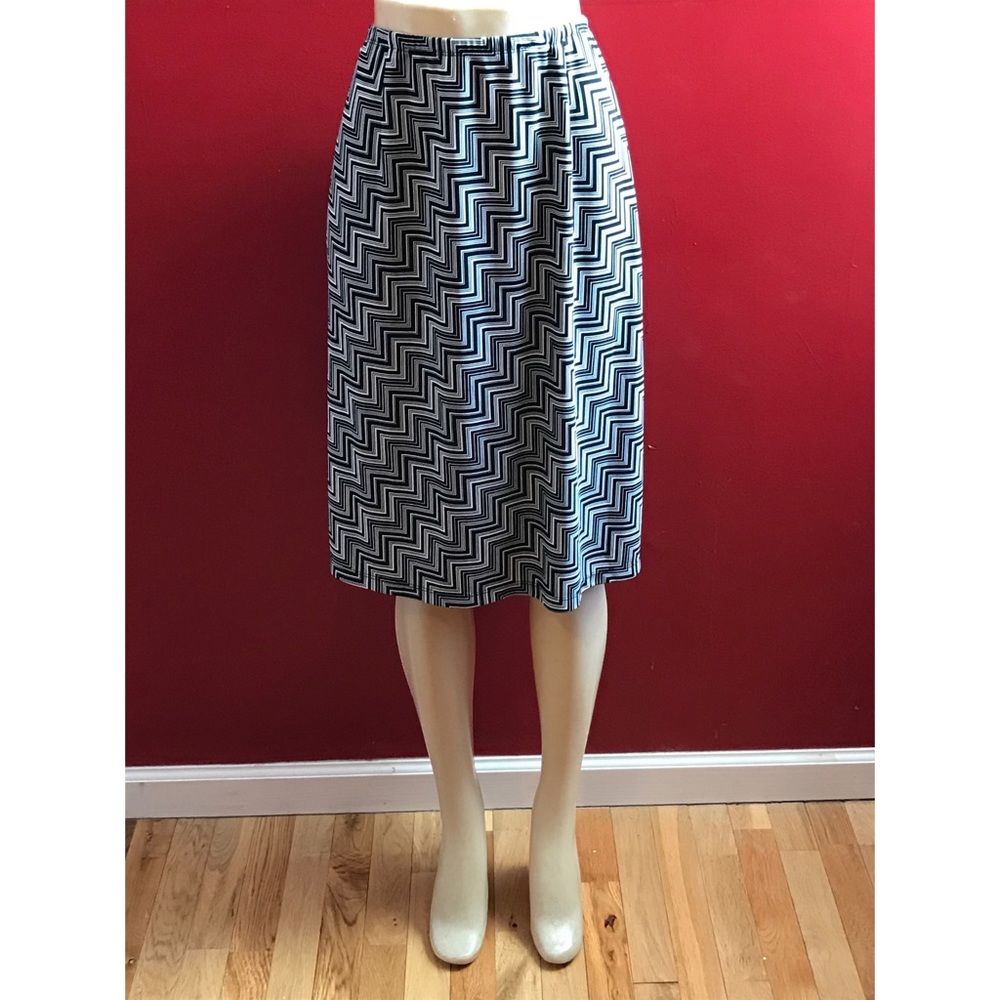 Woman’s Zig Zag Pencil Skirt